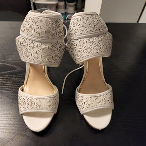 Jessica Simpson White size 7 -  5 inch heels